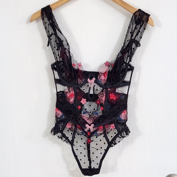 New!For Love and Lemons Black Swiss Dot Zinnia Floral Embroidered Bodysu… - Picture 5 of 15